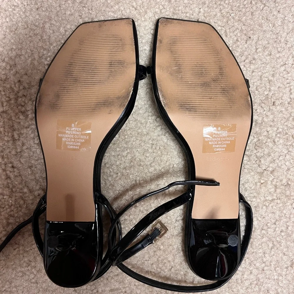 tiny heels! - Picture 3 of 3